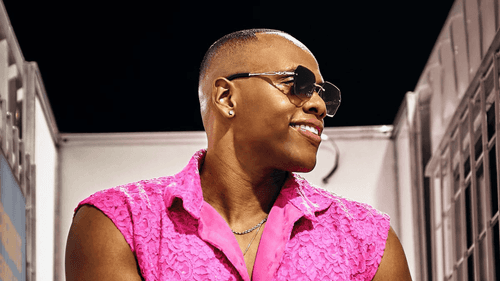 El artista colombiano Junior Saa lanza "Sigo de Pie", una canción que fusiona salsa, urbano y pop con un mensaje inspirador. Crédito: Prensa