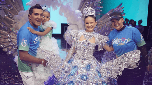 Checo Acosta y su hija, Sharon Acosta, reina infantil del Carnaval de Barranquilla
