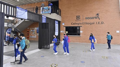 Estudiantes del colegio El Nogal, en Ciudad Bolívar, Bogotá